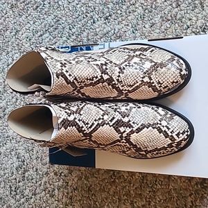 ARIZONA JEAN CO WOMEN'S "SNAKE" ANKLE SHORT BOOTS SIZE 6